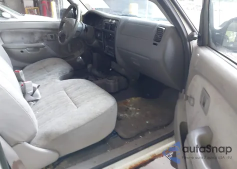 2001 Toyota Tacoma из США, поврежденный, VIN 5TEPM62N91Z841539